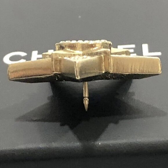 CHANEL CC Logo Double Star Rhinestone Brooch Gold Tone Pin A17C Auth w/Box D-j11 - Picture 16 of 16